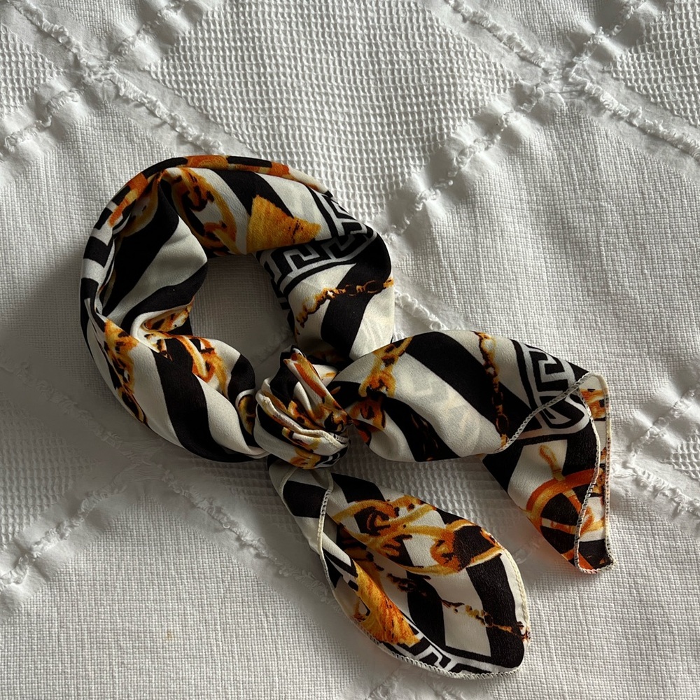 Striped Scarf with Chain and Wheel Design
